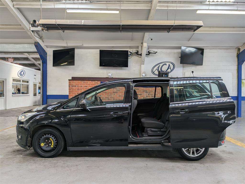 <p>2016 FORD GRAND C-MAX ZETEC TDCI</p>