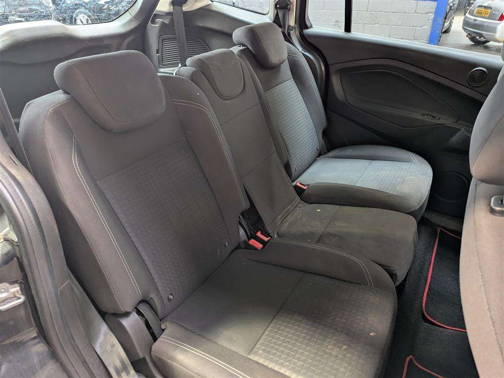 <p>2016 FORD GRAND C-MAX ZETEC TDCI</p>