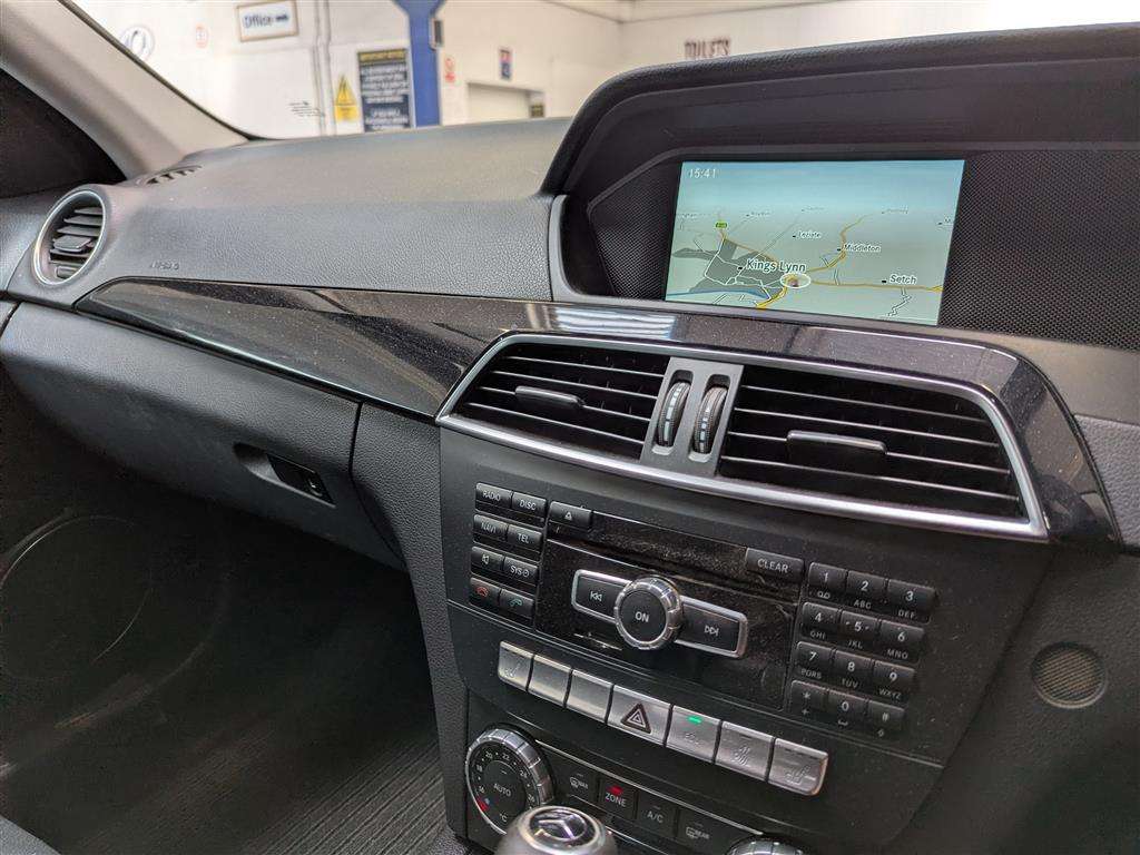 <p>2014 MERCEDES-BENZ C220 EXEC SE PREMIUM CDI</p>