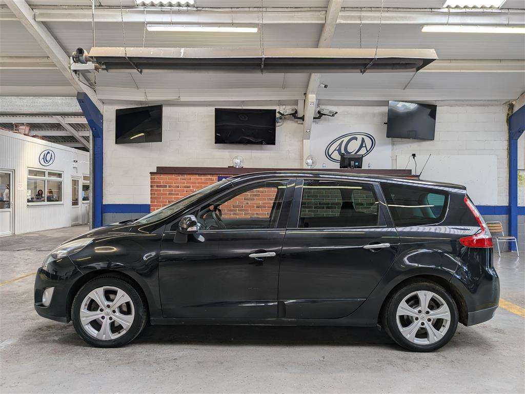 <p>2011 RENAULT GRAND SCENIC D-QUE TT VVT</p>