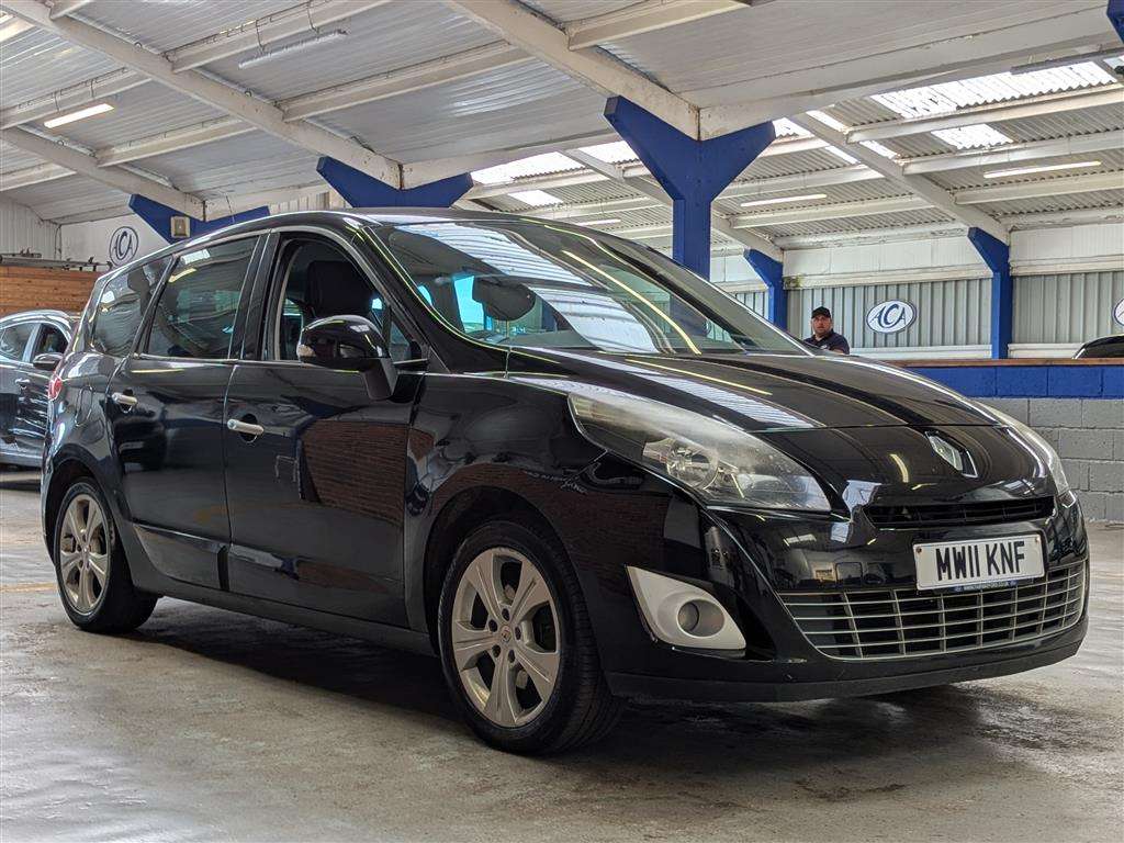 <p>2011 RENAULT GRAND SCENIC D-QUE TT VVT</p>