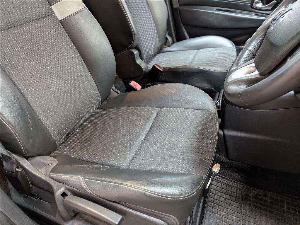 <p>2011 RENAULT GRAND SCENIC D-QUE TT VVT</p>