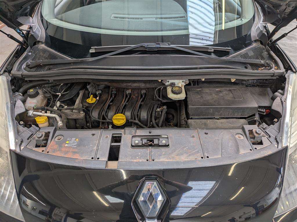 <p>2011 RENAULT GRAND SCENIC D-QUE TT VVT</p>
