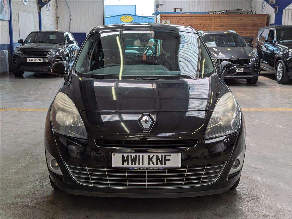 <p>2011 RENAULT GRAND SCENIC D-QUE TT VVT</p>