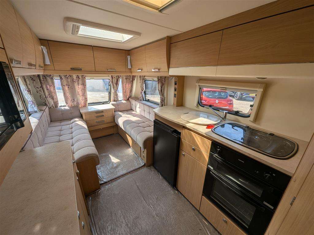 <p>ELDDIS AVANTE 462</p>