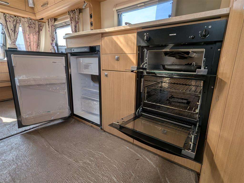 <p>ELDDIS AVANTE 462</p>