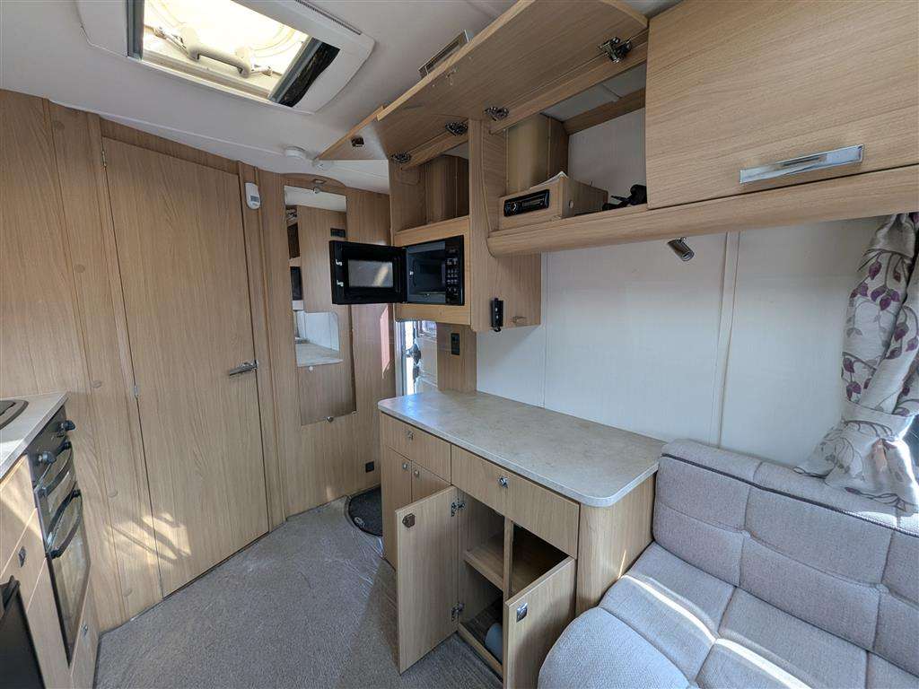 <p>ELDDIS AVANTE 462</p>