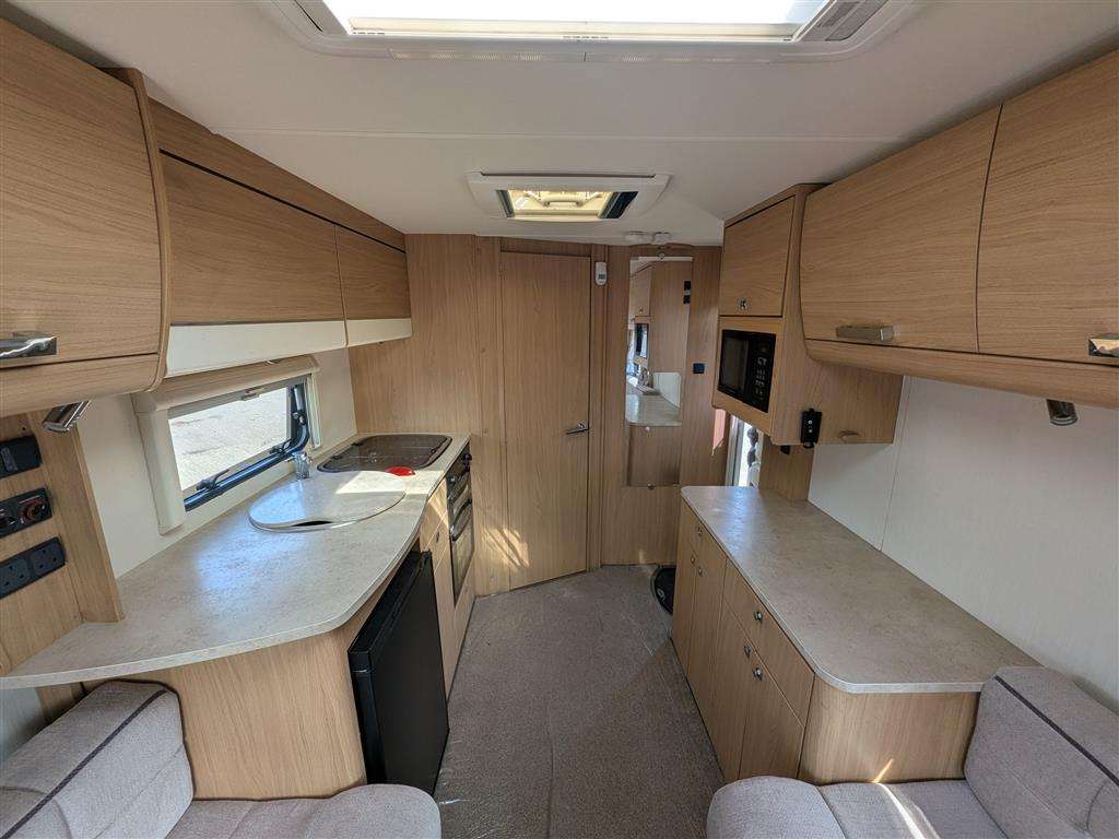<p>ELDDIS AVANTE 462</p>