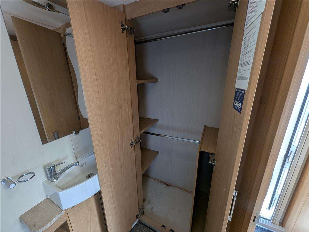<p>ELDDIS AVANTE 462</p>
