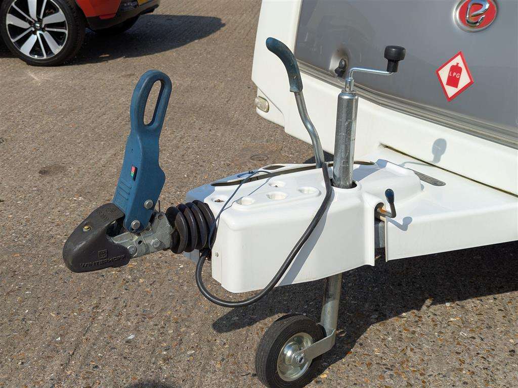 <p>ELDDIS AVANTE 462</p>