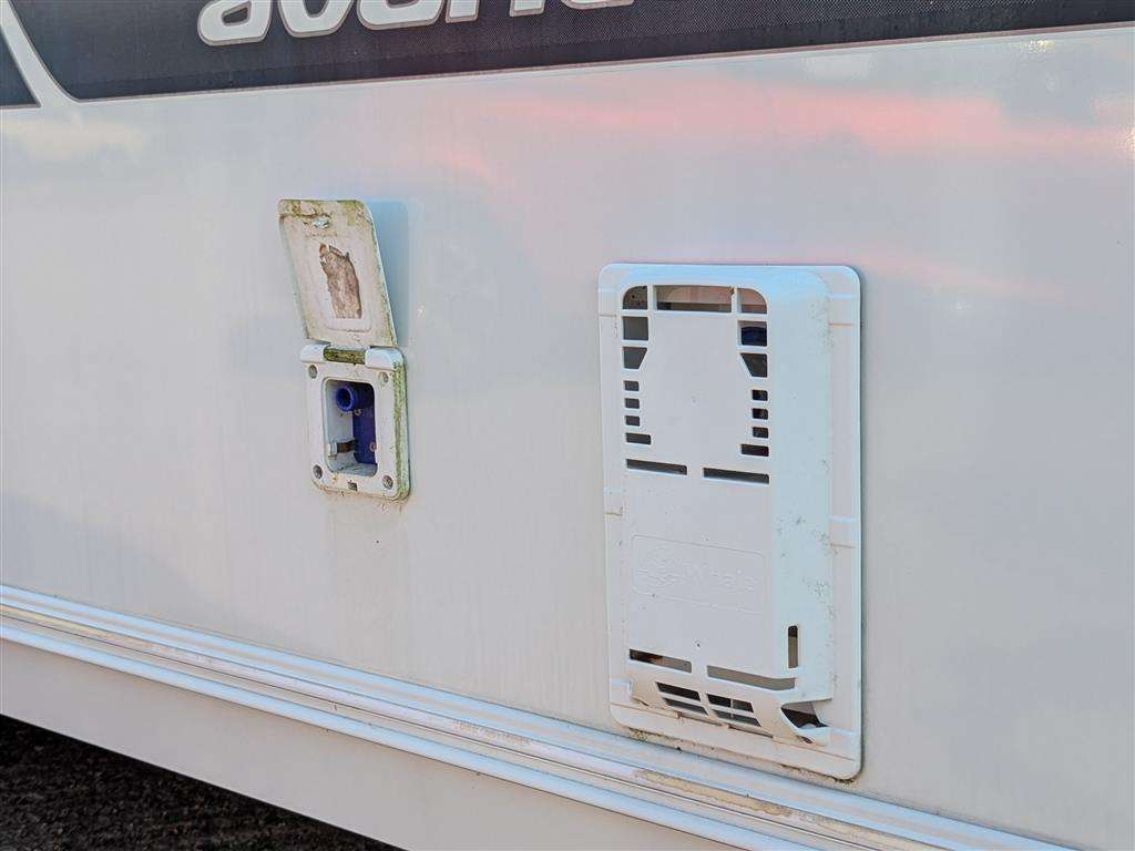 <p>ELDDIS AVANTE 462</p>
