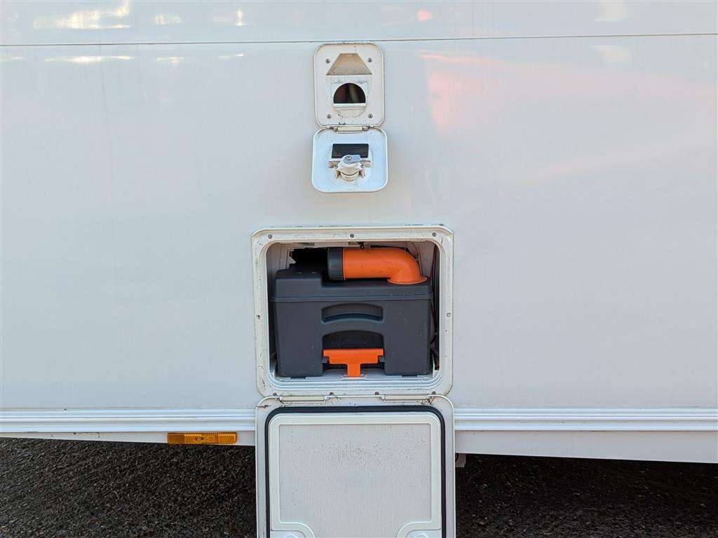 <p>ELDDIS AVANTE 462</p>