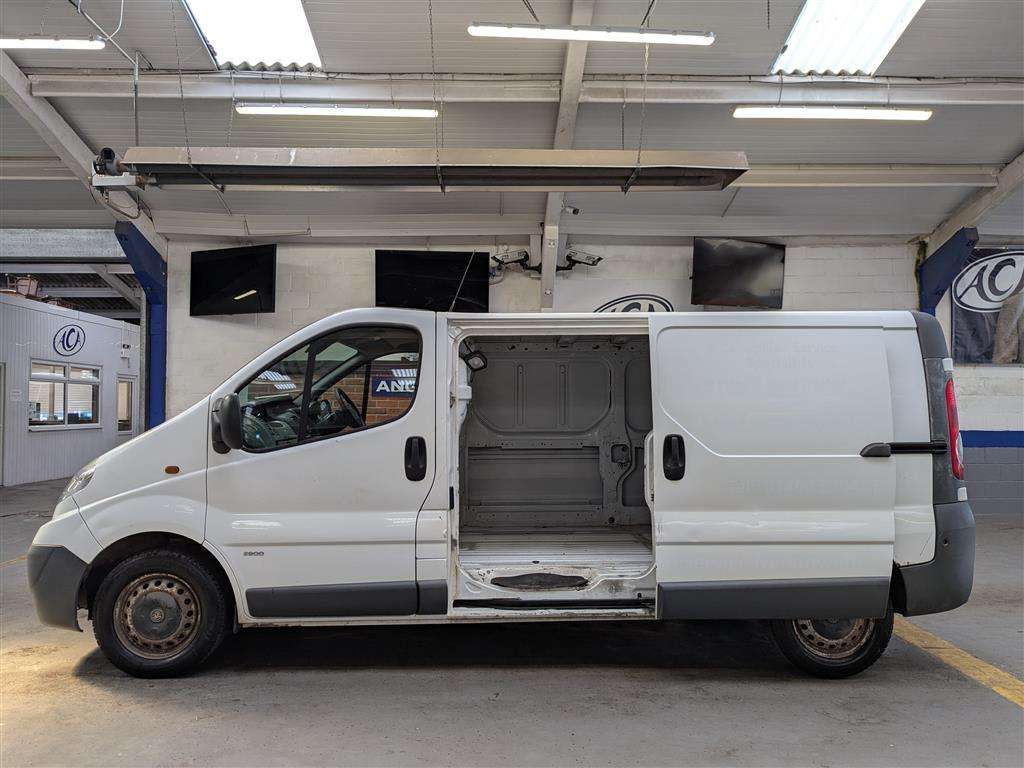 <p>2012 VAUXHALL VIVARO 2900 CDTI LWB</p>