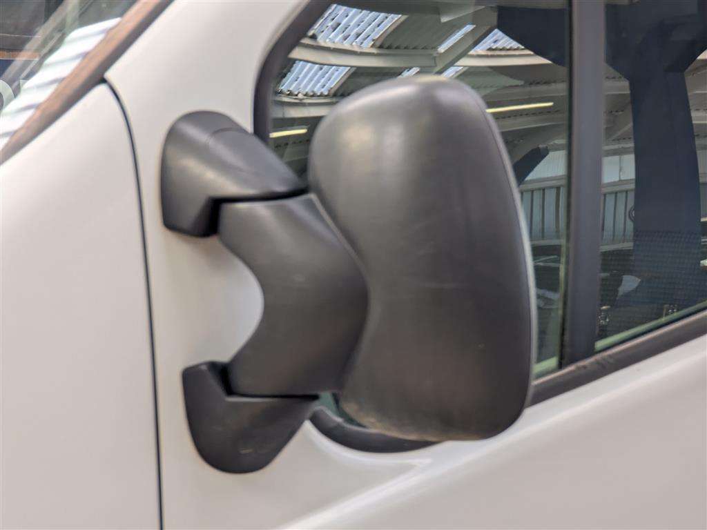 <p>2012 VAUXHALL VIVARO 2900 CDTI LWB</p>