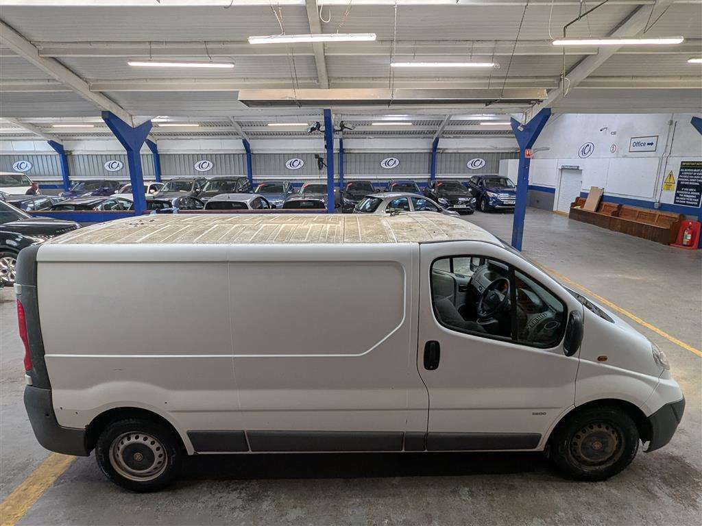 <p>2012 VAUXHALL VIVARO 2900 CDTI LWB</p>