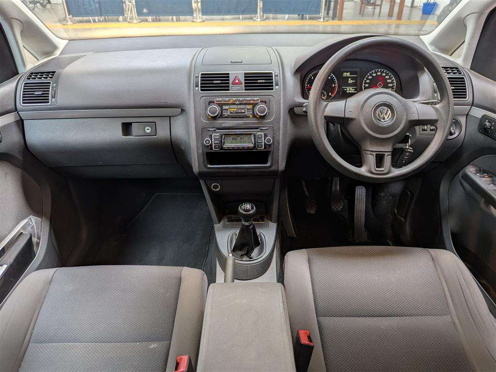 <p>2010 VOLKSWAGEN TOURAN S TDI 106</p>