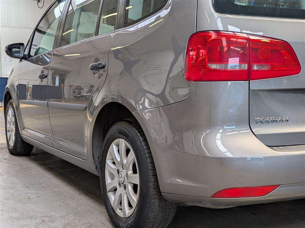 <p>2010 VOLKSWAGEN TOURAN S TDI 106</p>