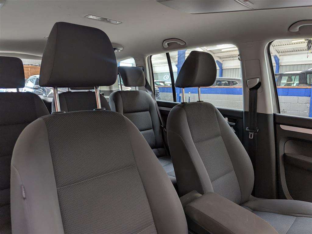 <p>2010 VOLKSWAGEN TOURAN S TDI 106</p>
