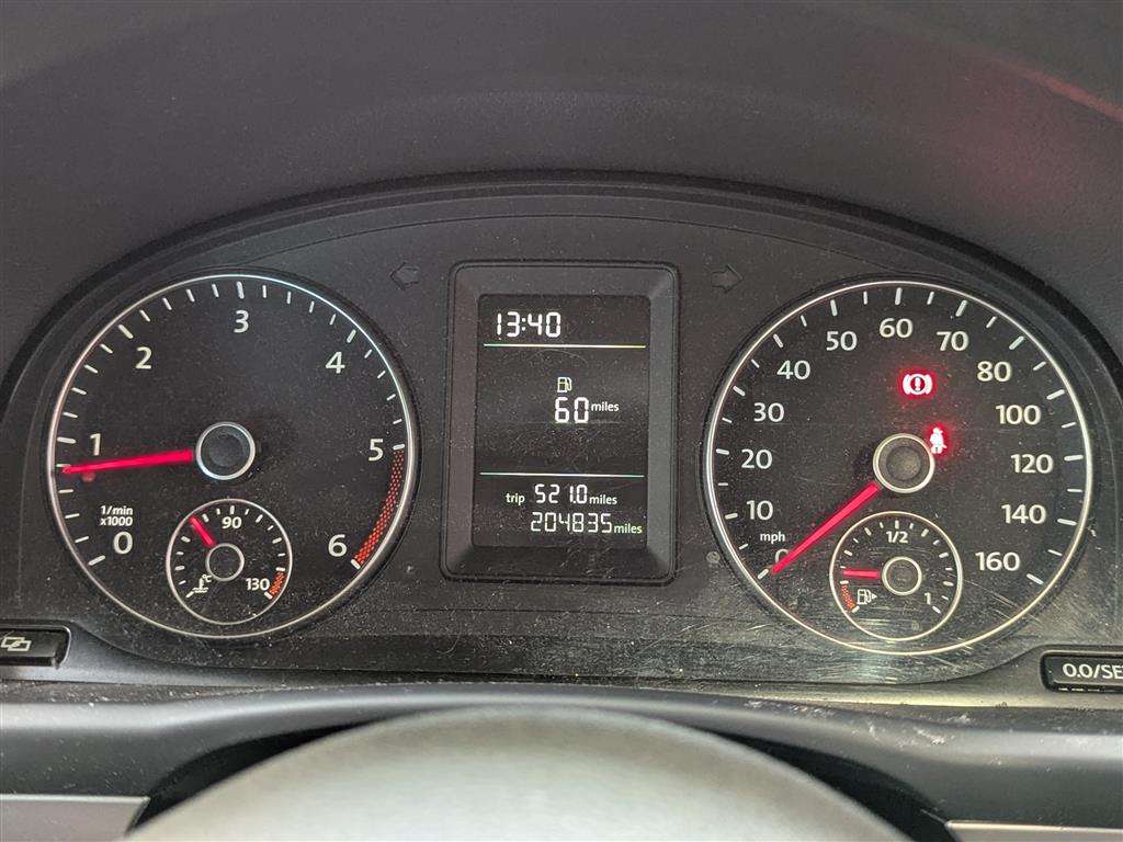 <p>2010 VOLKSWAGEN TOURAN S TDI 106</p>