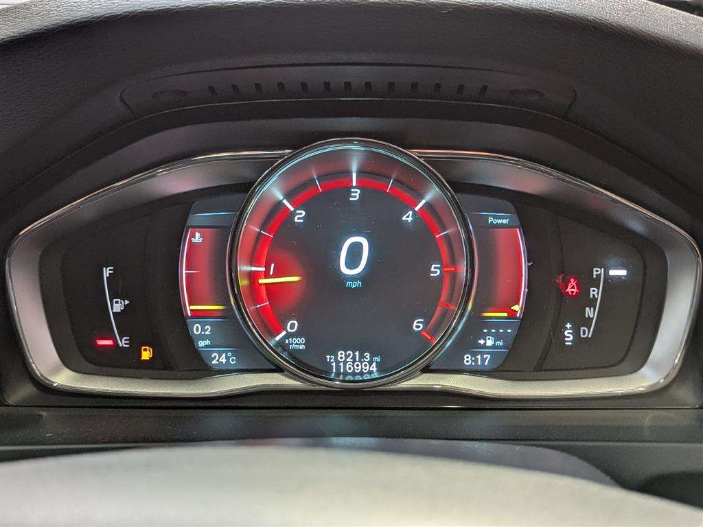 <p>2014 VOLVO V60 R-DESIGN LUX NAV D4 AUTO</p>