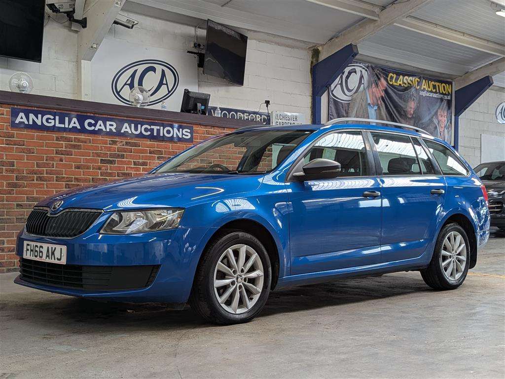 <p>2016 SKODA OCTAVIA S TDI</p>