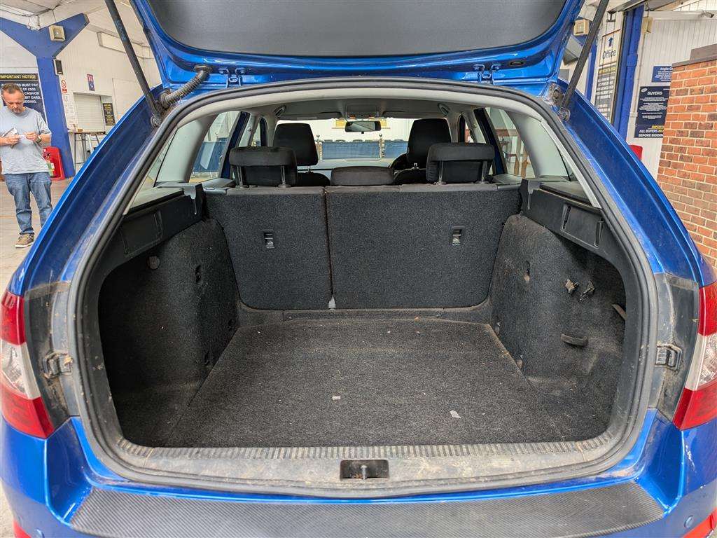 <p>2016 SKODA OCTAVIA S TDI</p>