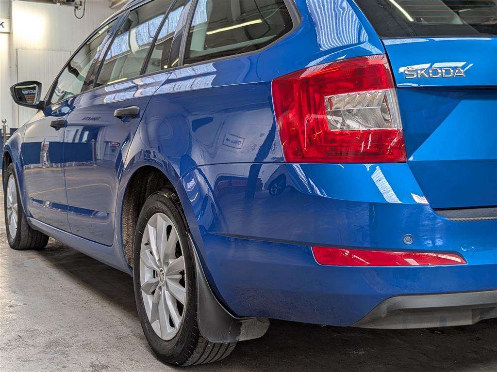 <p>2016 SKODA OCTAVIA S TDI</p>
