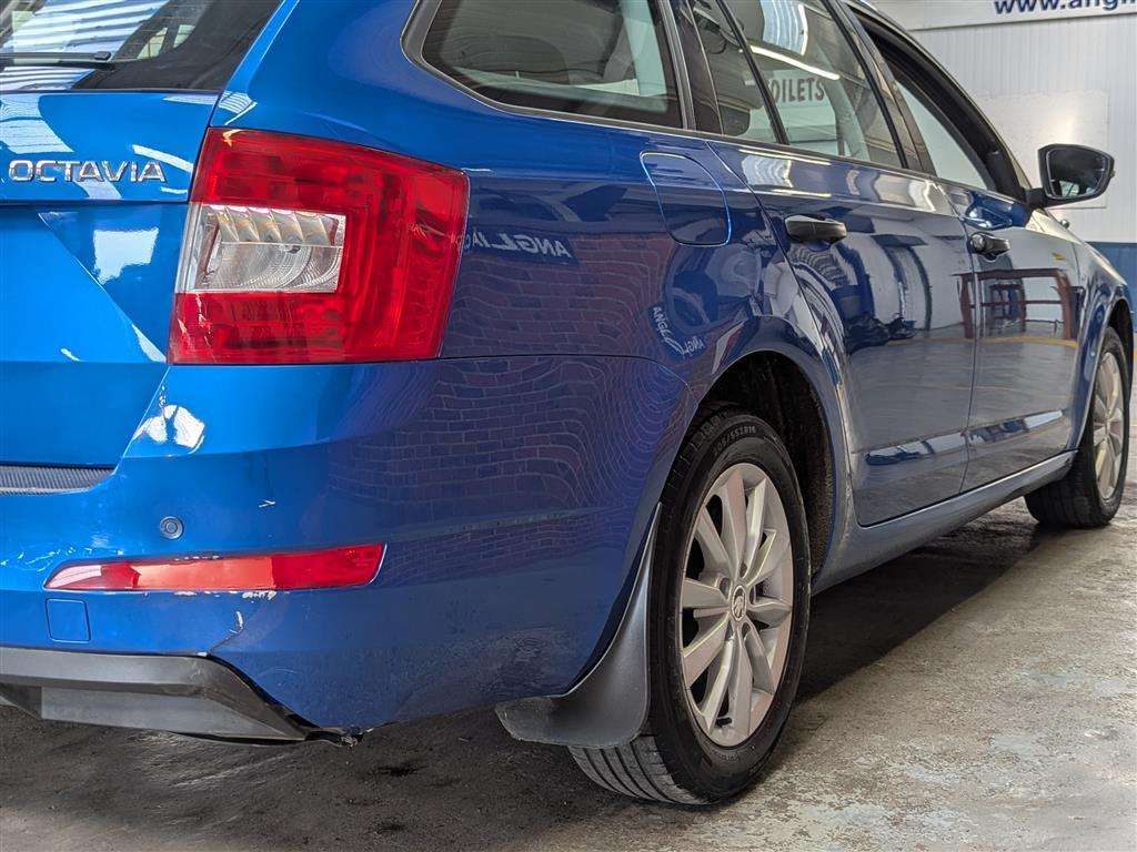 <p>2016 SKODA OCTAVIA S TDI</p>