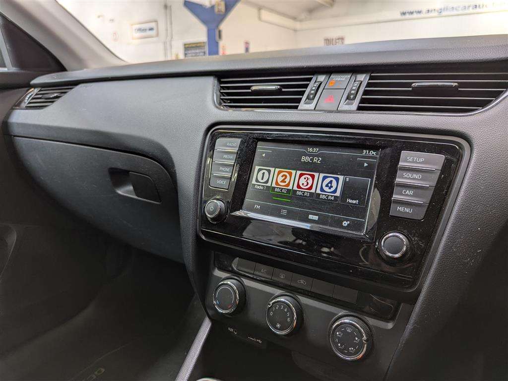 <p>2016 SKODA OCTAVIA S TDI</p>