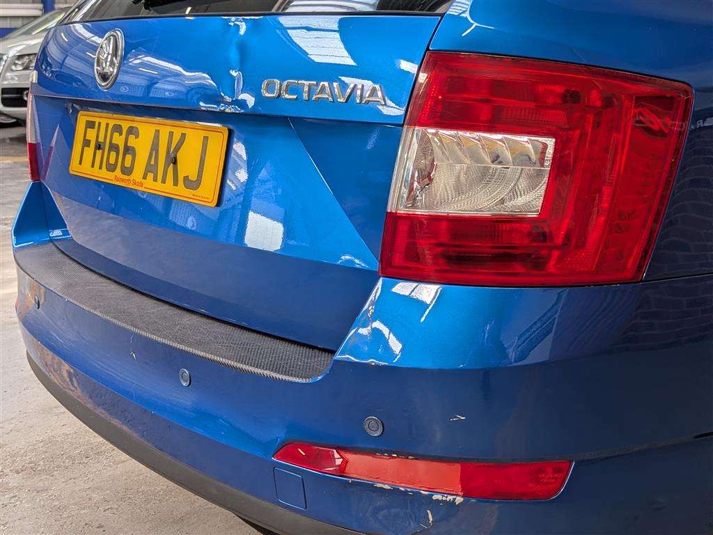 <p>2016 SKODA OCTAVIA S TDI</p>
