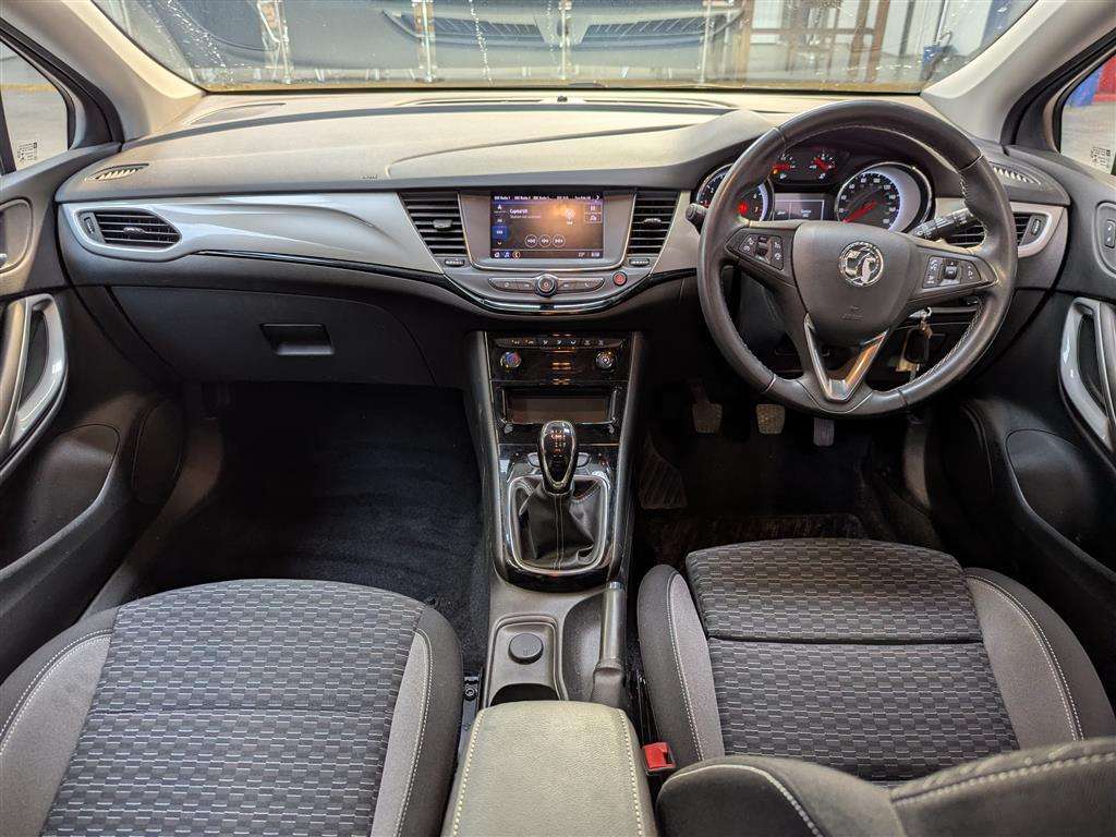 <p>2020 VAUXHALL ASTRA SRI TURBO</p>