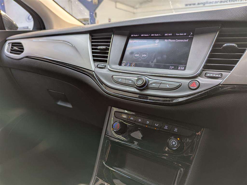 <p>2020 VAUXHALL ASTRA SRI TURBO</p>
