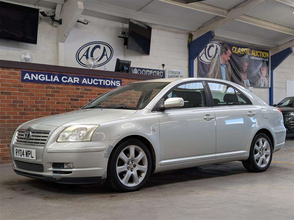<p>2004 TOYOTA AVENSIS T4 SEMI-AUTO</p>