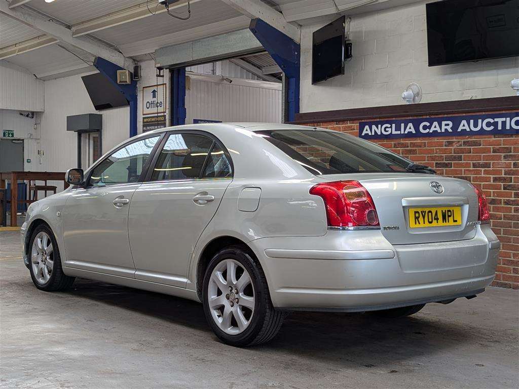 <p>2004 TOYOTA AVENSIS T4 SEMI-AUTO</p>