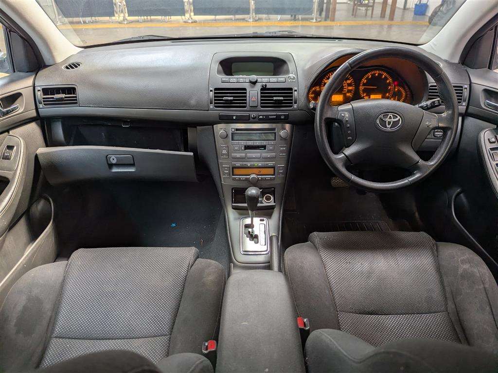 <p>2004 TOYOTA AVENSIS T4 SEMI-AUTO</p>