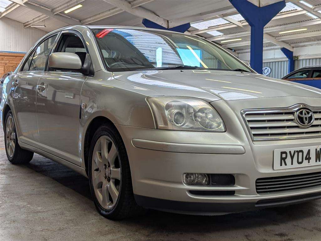 <p>2004 TOYOTA AVENSIS T4 SEMI-AUTO</p>