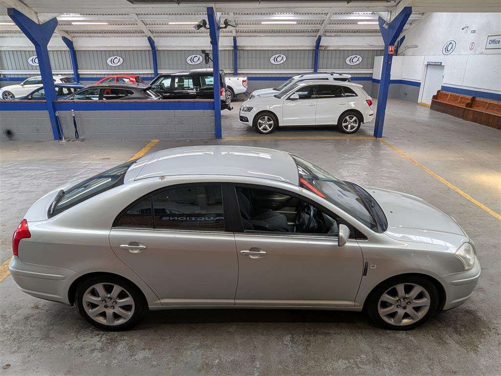 <p>2004 TOYOTA AVENSIS T4 SEMI-AUTO</p>