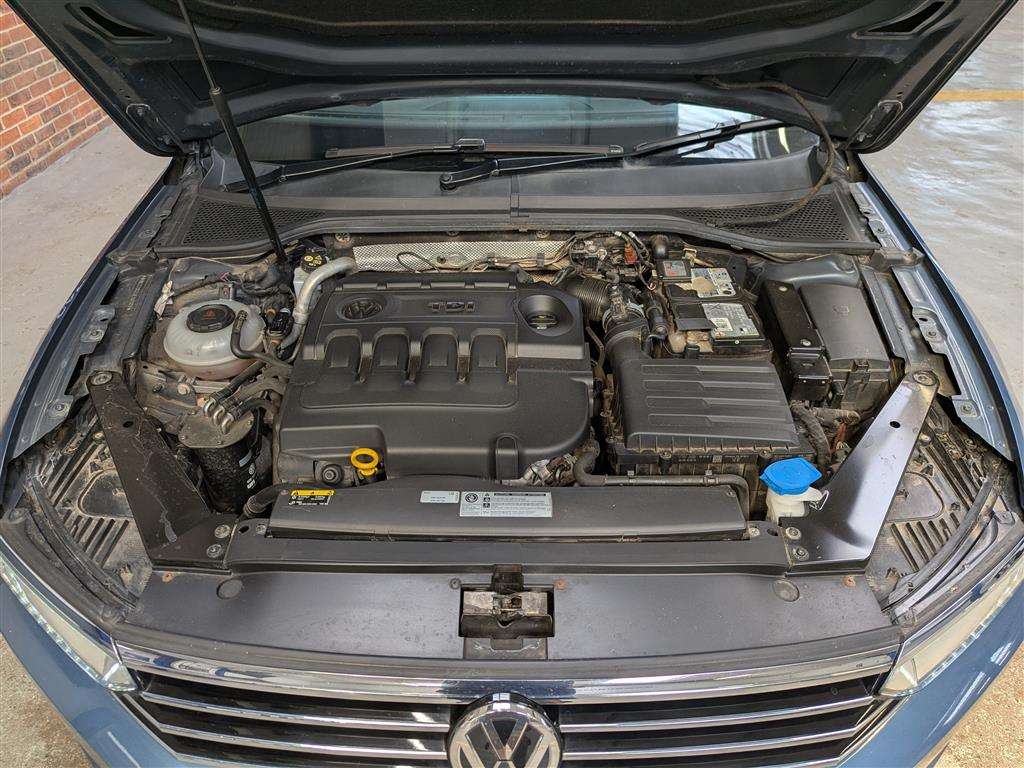 <p>2018 VOLKSWAGEN PASSAT SE BUSINESS TDI BM</p>
