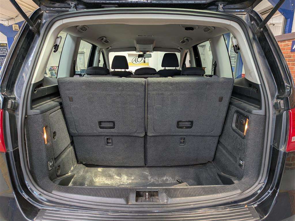<p>2012 VOLKSWAGEN SHARAN S BLUEMOTION TDI S</p>