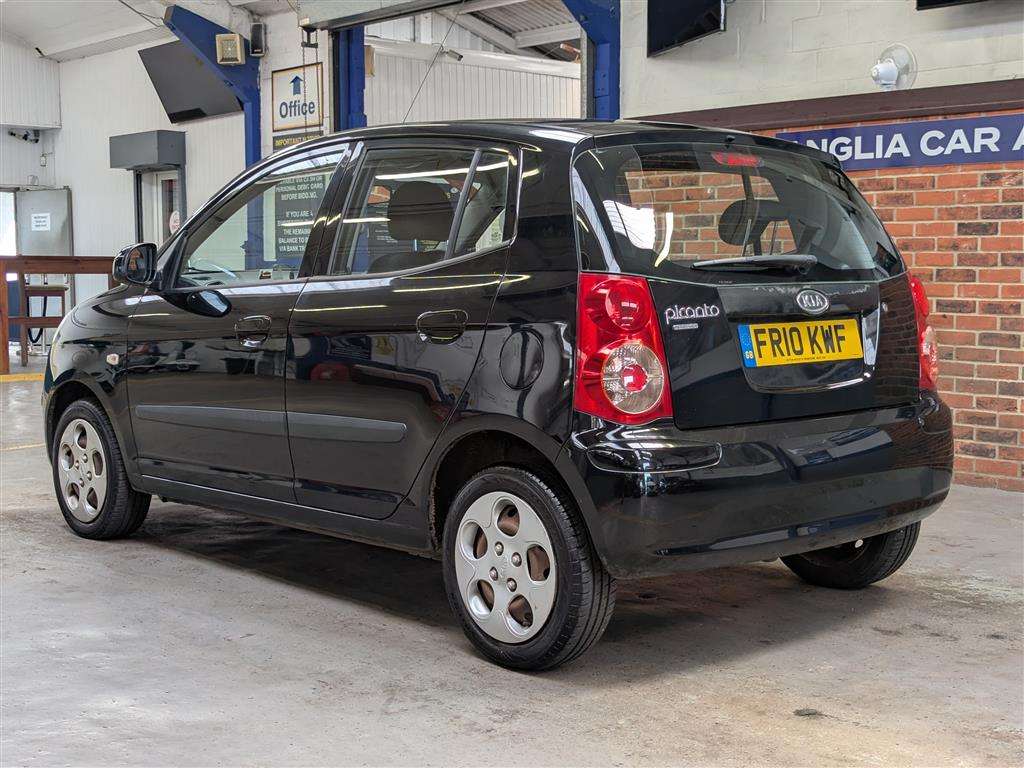 <p>2010 KIA PICANTO STRIKE</p>
