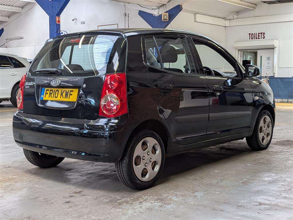 <p>2010 KIA PICANTO STRIKE</p>