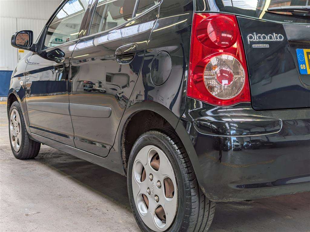 <p>2010 KIA PICANTO STRIKE</p>