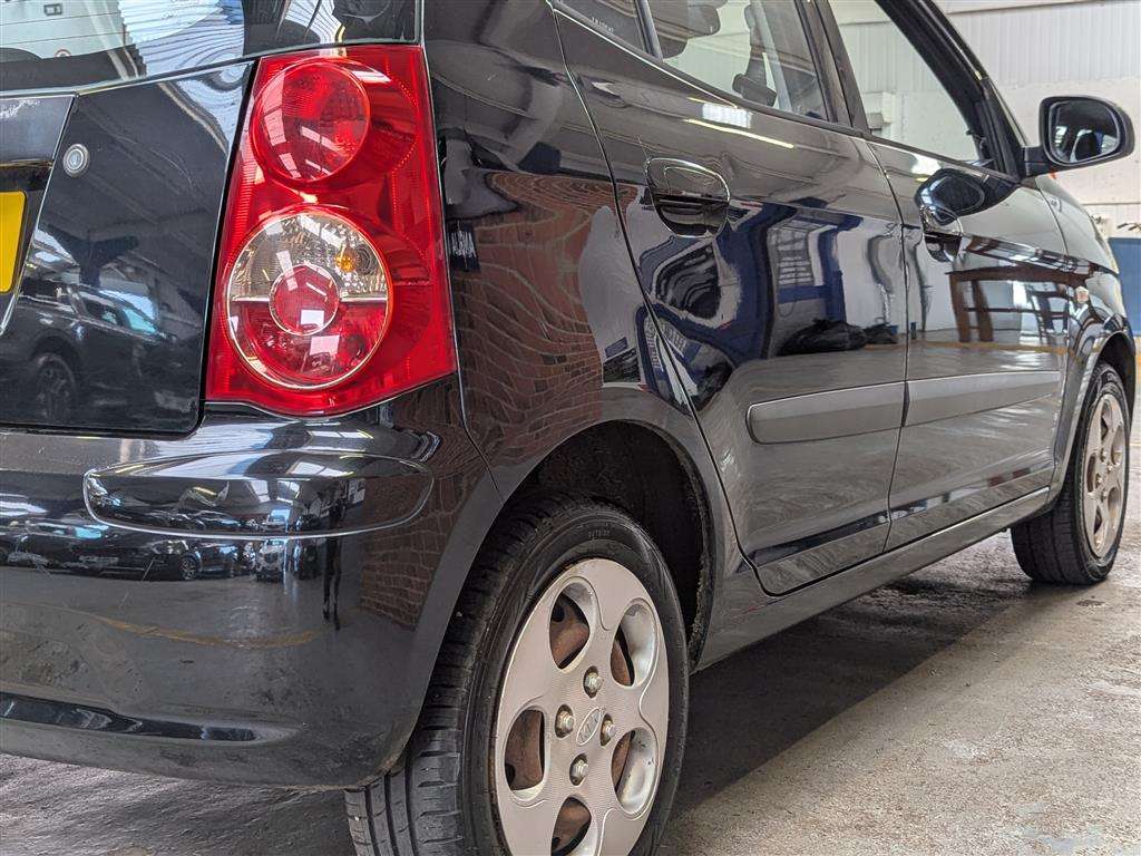 <p>2010 KIA PICANTO STRIKE</p>
