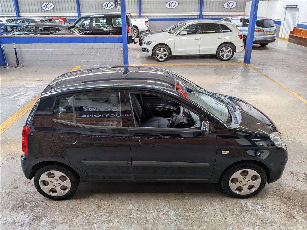 <p>2010 KIA PICANTO STRIKE</p>