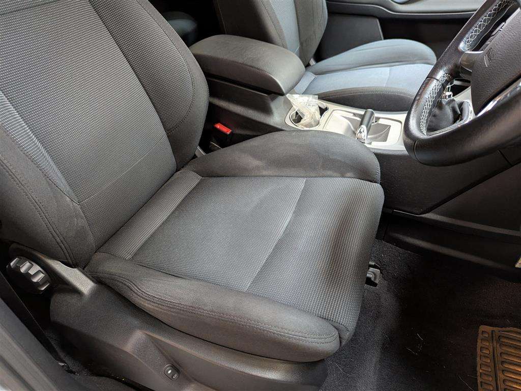 <p>2008 FORD S-MAX LX TDCI 6G</p>