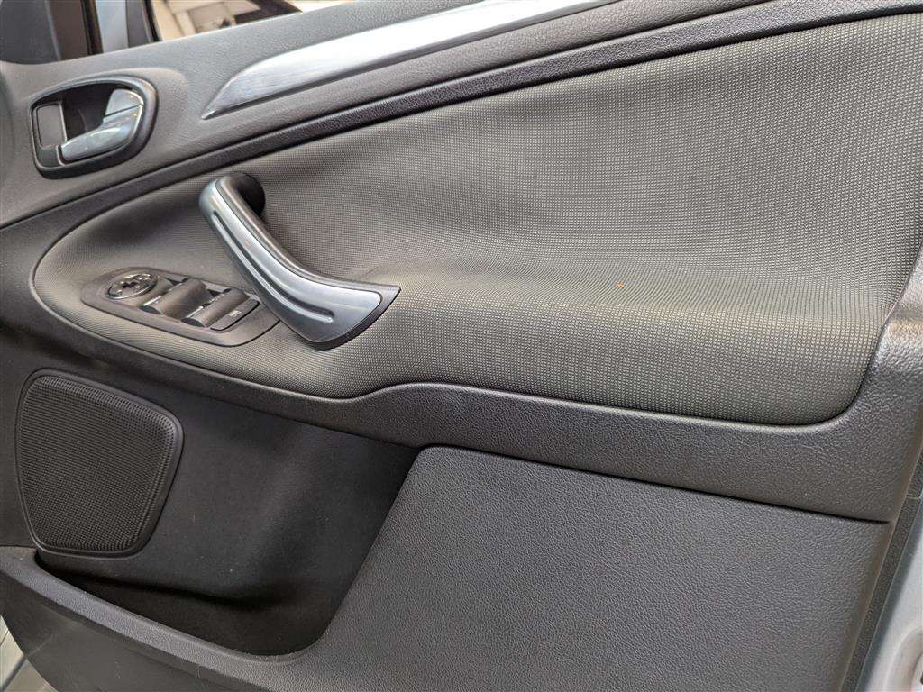 <p>2008 FORD S-MAX LX TDCI 6G</p>