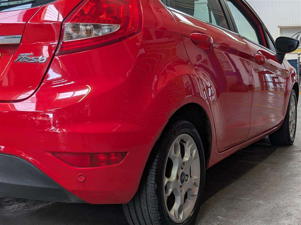 <p>2011 FORD FIESTA ZETEC</p>