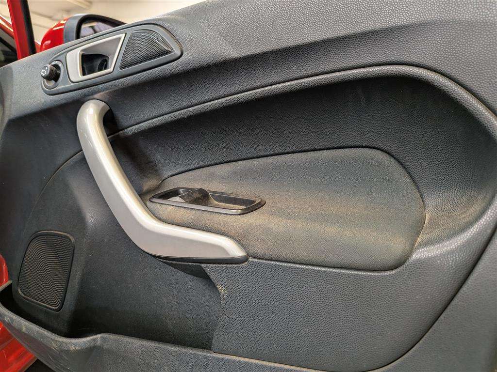 <p>2011 FORD FIESTA ZETEC</p>