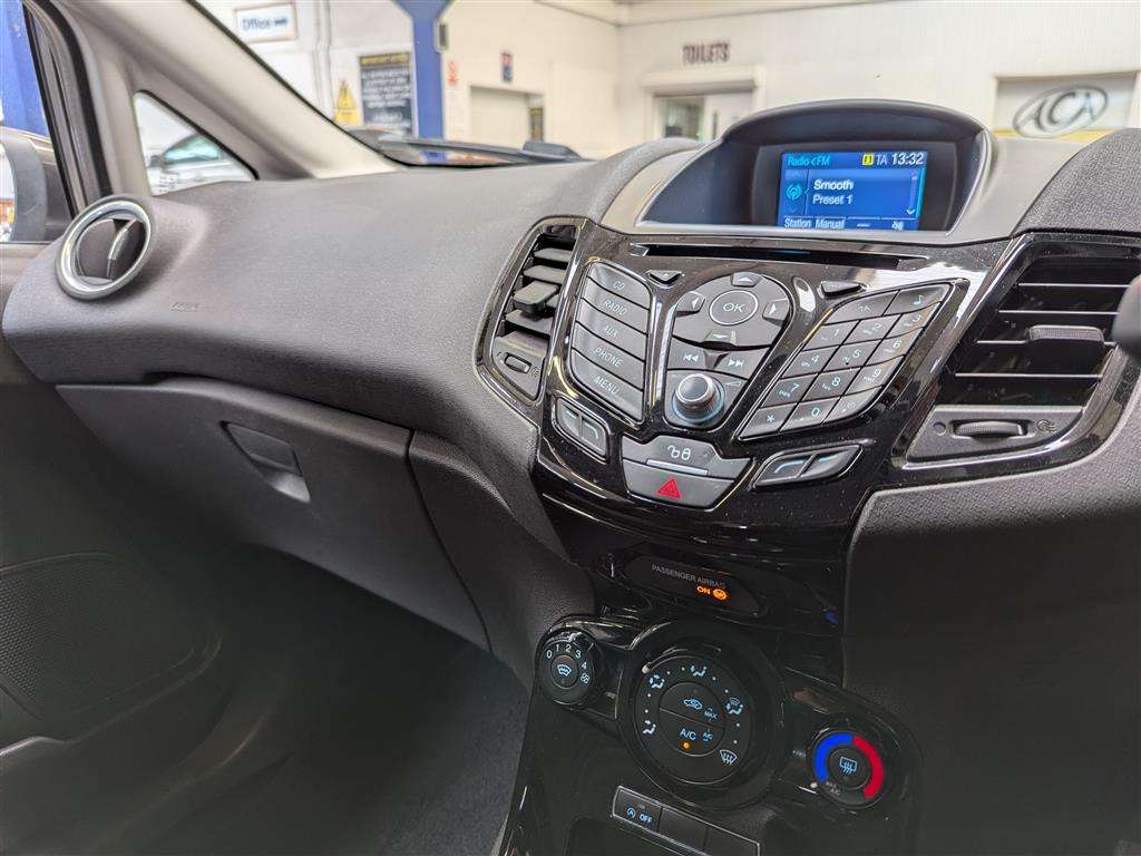 <p>2016 FORD FIESTA ZETEC TURBO</p>