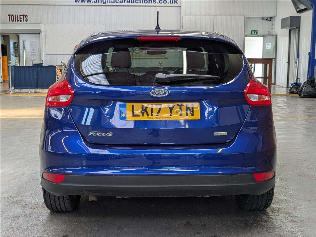 <p>2017 FORD FOCUS ZETEC</p>